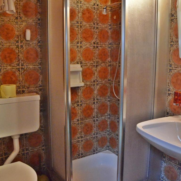Landhaus Schreier - Doppelzimmer mit Balkon - 1
