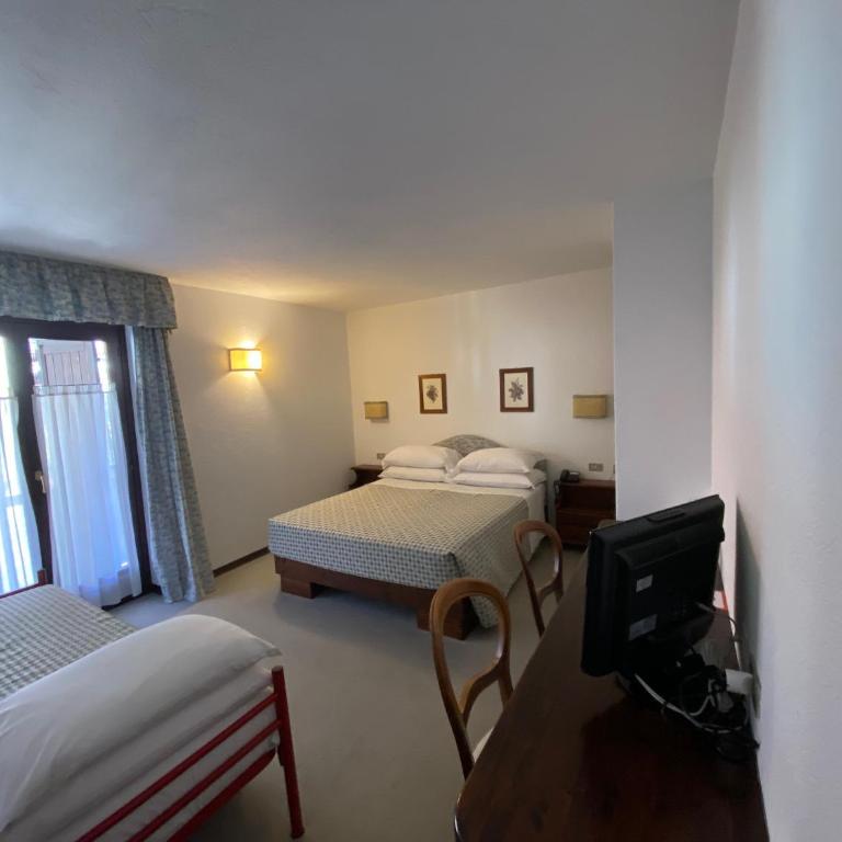 Hotel Triolet - Camera Tripla - 1