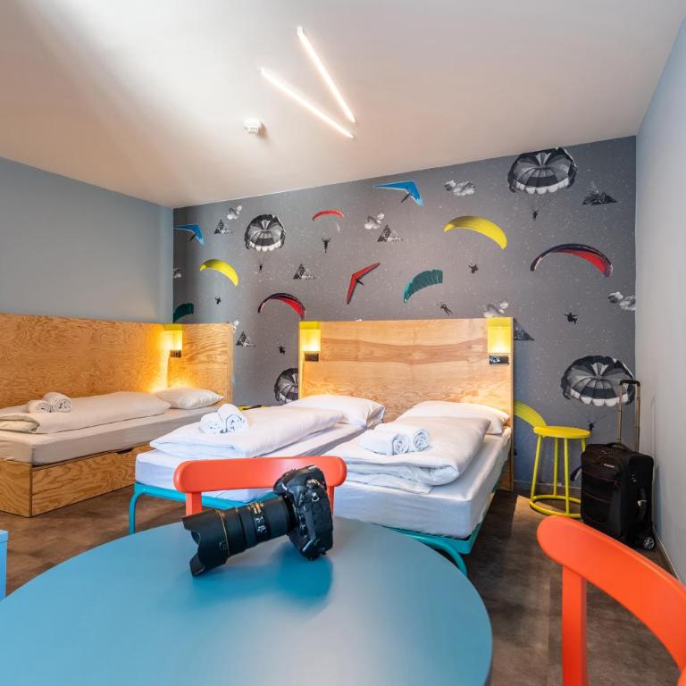 MEININGER Hotel Innsbruck Zentrum - Dreibettzimmer - 2