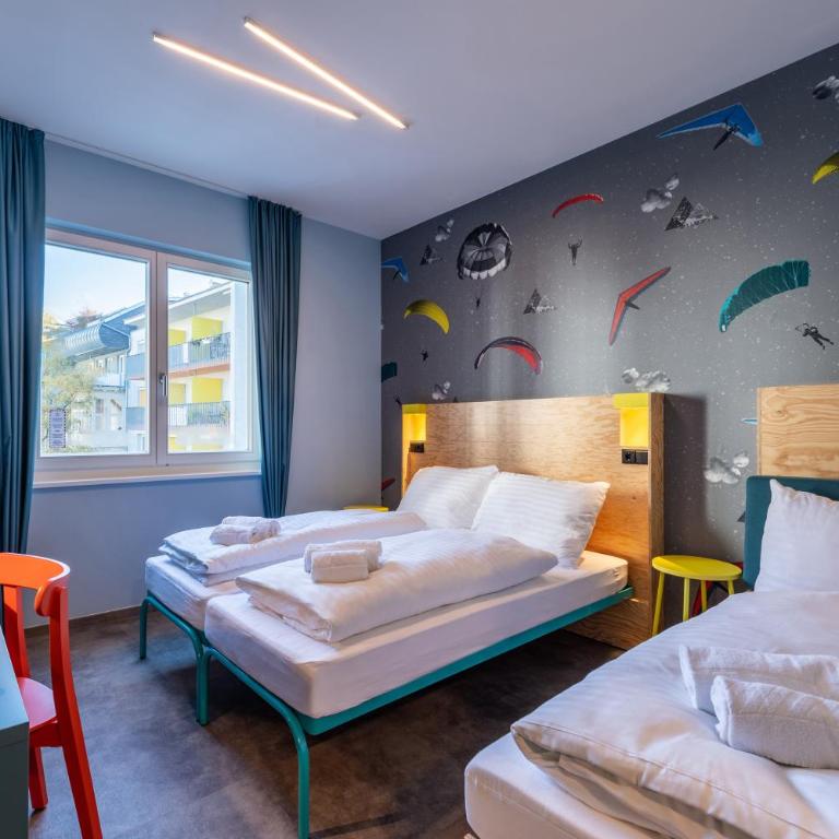 MEININGER Hotel Innsbruck Zentrum - Dreibettzimmer - 5
