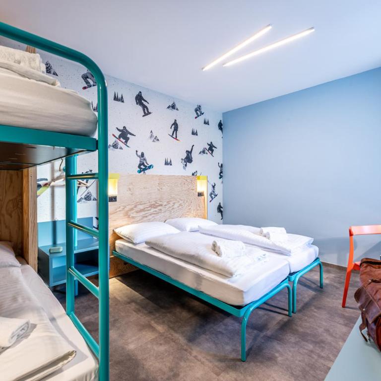 MEININGER Hotel Innsbruck Zentrum - Vierbettzimmer - 5