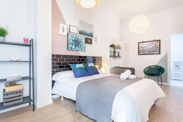 Cool Loft AutoCheck CENTER HISTORIC - Double Room with Private Bathroom - 2