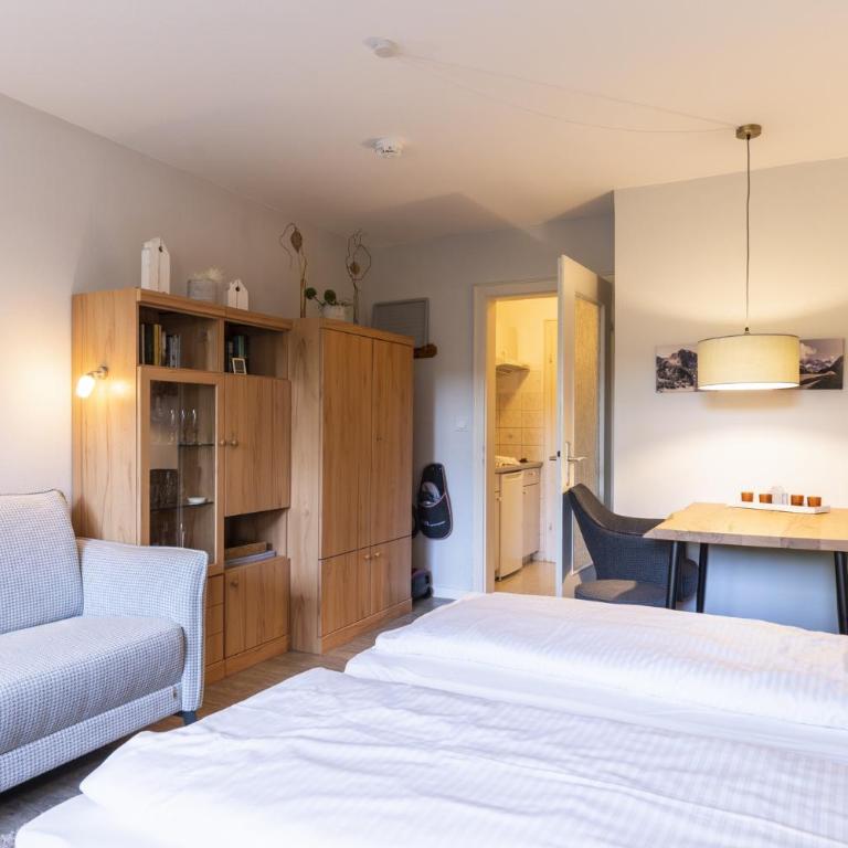Ferienwohnung Overhoff - Apartment with Balcony - 8