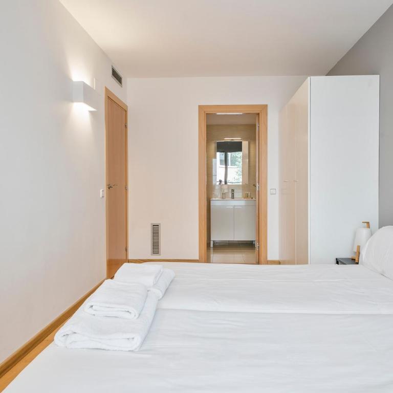 Inside Barcelona Apartments Princep - Two-Bedroom Apartment with Two Bathrooms - 12