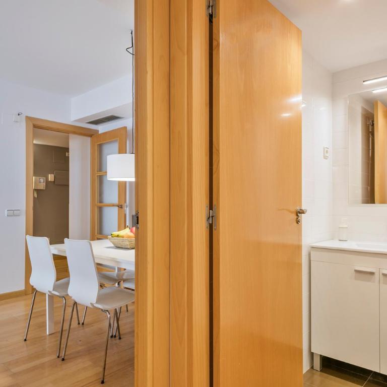 Inside Barcelona Apartments Princep - Two-Bedroom Apartment with Two Bathrooms - 11