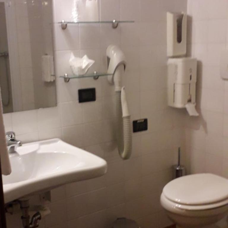 Hotel De Prati - Camera Matrimoniale Economy con Letto a Una Piazza e Mezza - 4