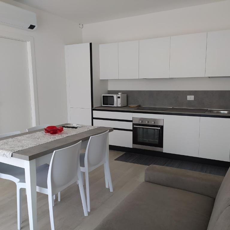 Jesolo Appartamenti F2 - Coral Red - Appartamento con 2 Camere da Letto - 5