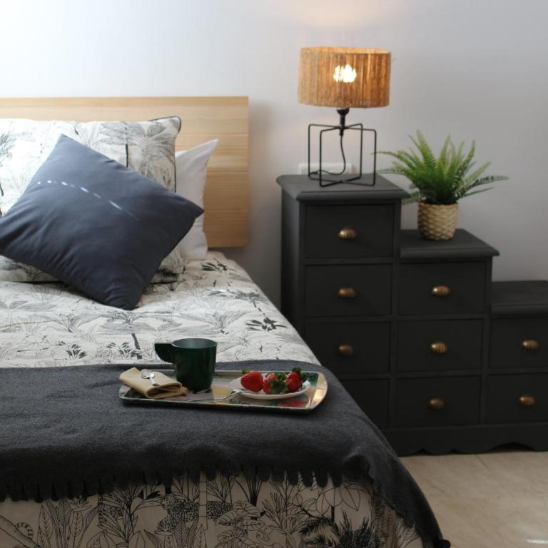 LUNAROOM Center & Quiet Guesthouse - Single Room with Shared Bathroom - 4