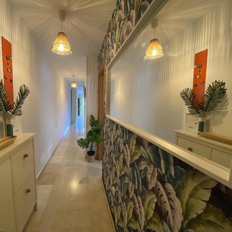 LUNAROOM Center & Quiet Guesthouse - Room with Shared bathroom and Views - Large Bed - 28