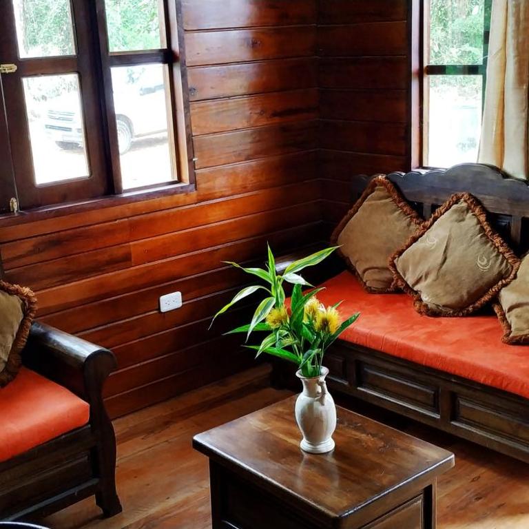 Cabañas Manakins - Three-Bedroom House - 17