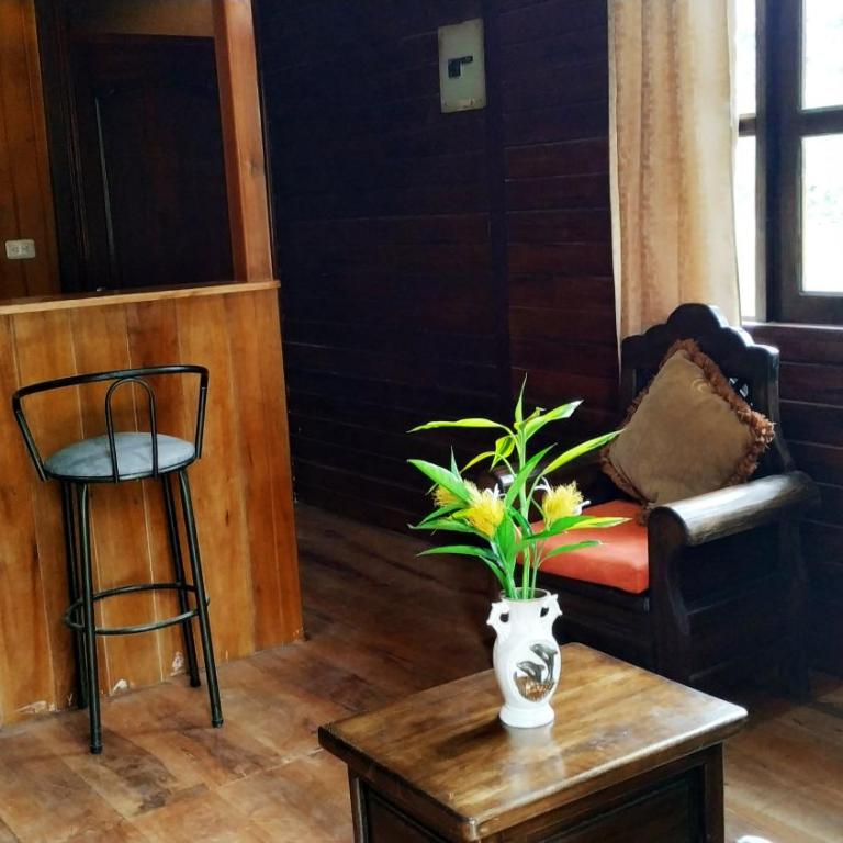 Cabañas Manakins - Three-Bedroom House - 23