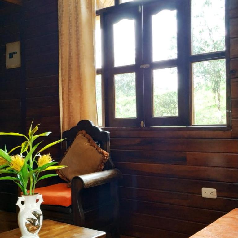 Cabañas Manakins - Three-Bedroom House - 27