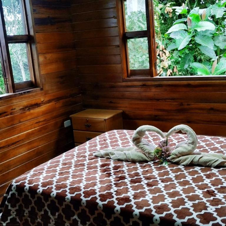 Cabañas Manakins - Three-Bedroom House - 35