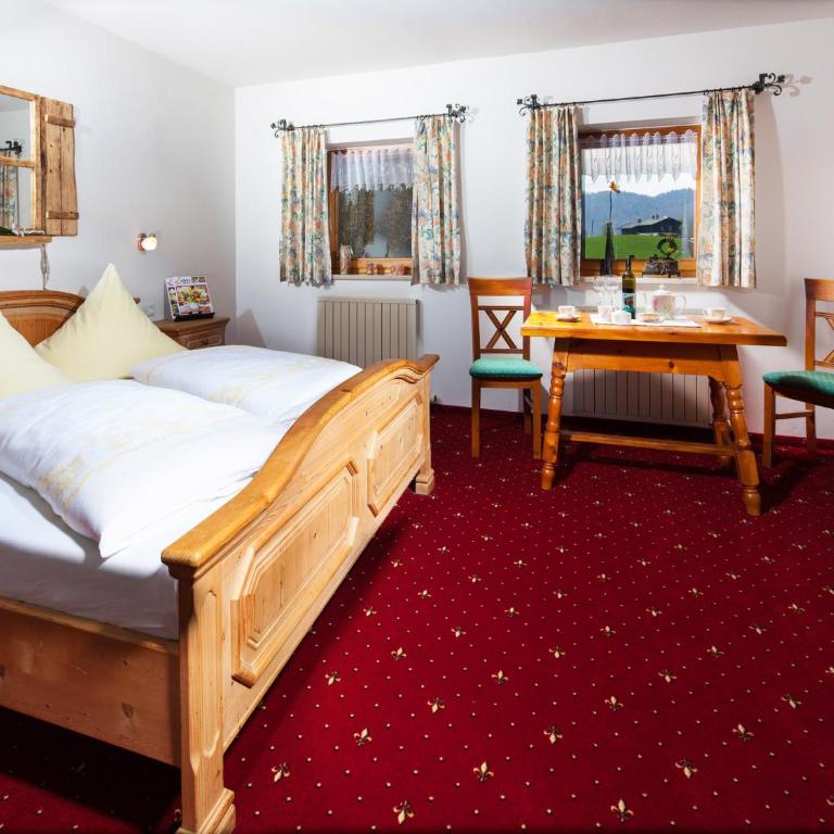 Pension Mooserlehen - Doppelzimmer mit Bergblick - 2