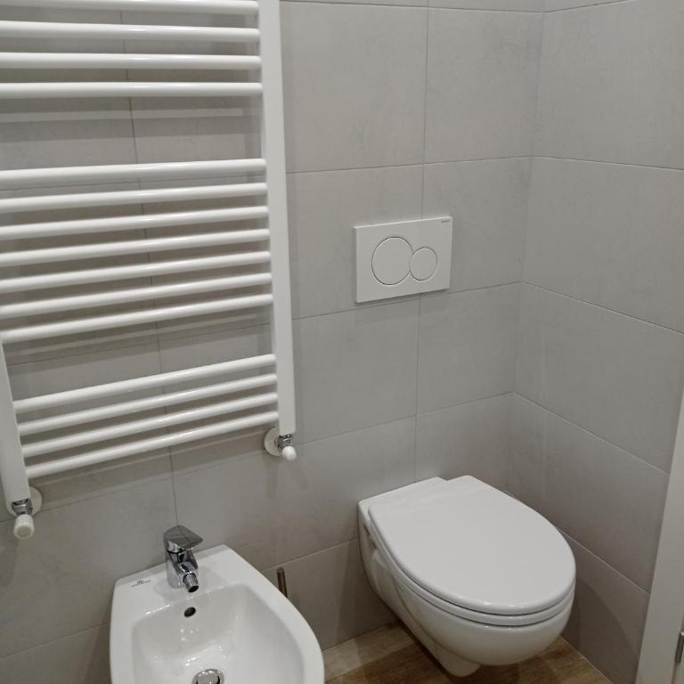 Casafischea 21 Via Venino 21 B - Appartamento con 1 Camera da Letto - 27