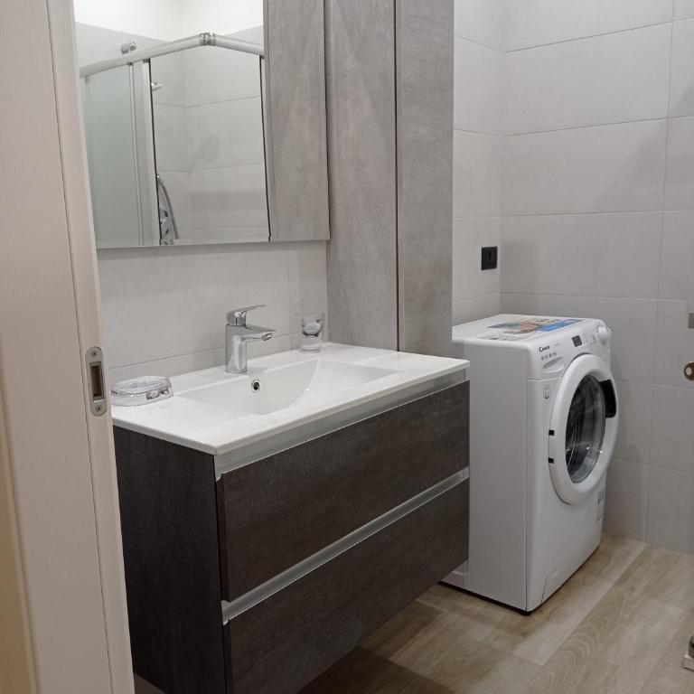 Casafischea 21 Via Venino 21 B - Appartamento con 1 Camera da Letto - 29