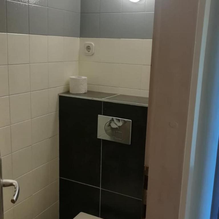 Pension Horvath - Standard Zimmer mit Queensize-Bett - 3