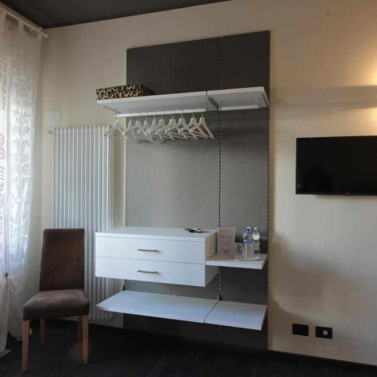 B&B Villa Mirella - Camera Tripla con Bagno Privato - 4