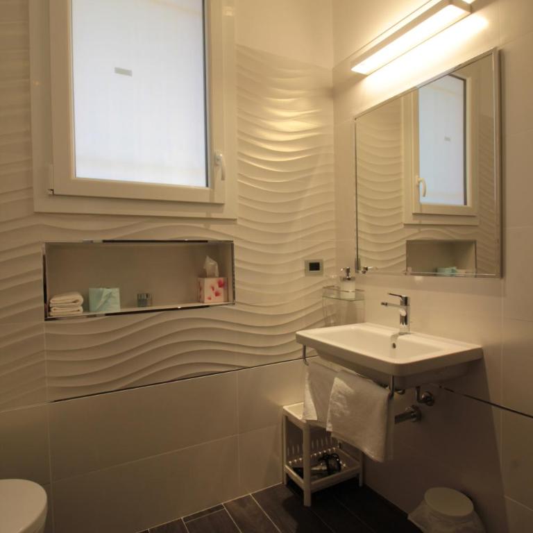 B&B Villa Mirella - Camera Tripla con Bagno Privato - 9