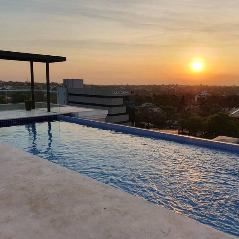 Hermoso departamento con piscina y estacionamiento - Apartamento de 1 dormitorio - 1