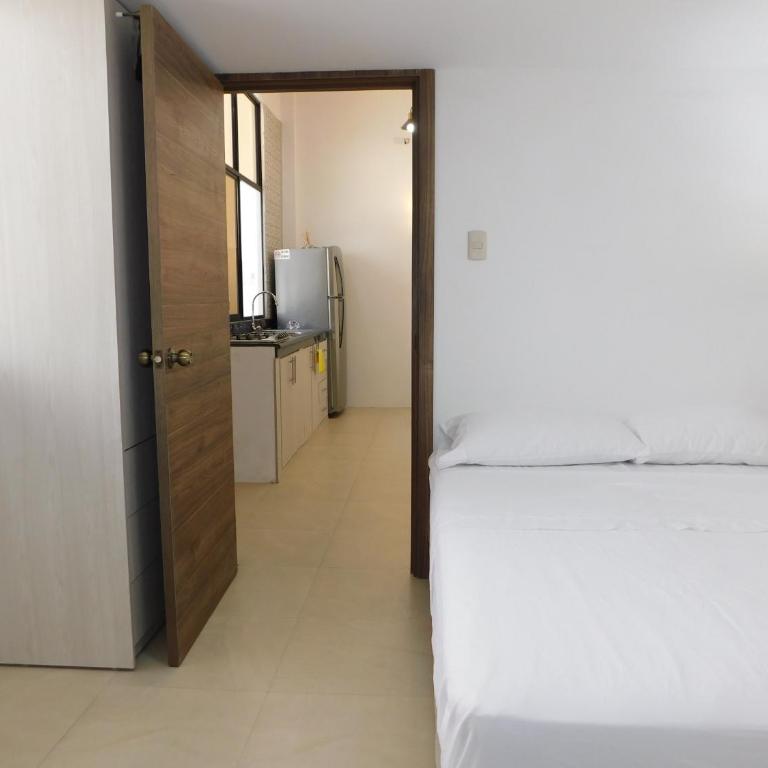 Loft All in one- Workspace- comfort & Huge garage - Two-Bedroom House - 5