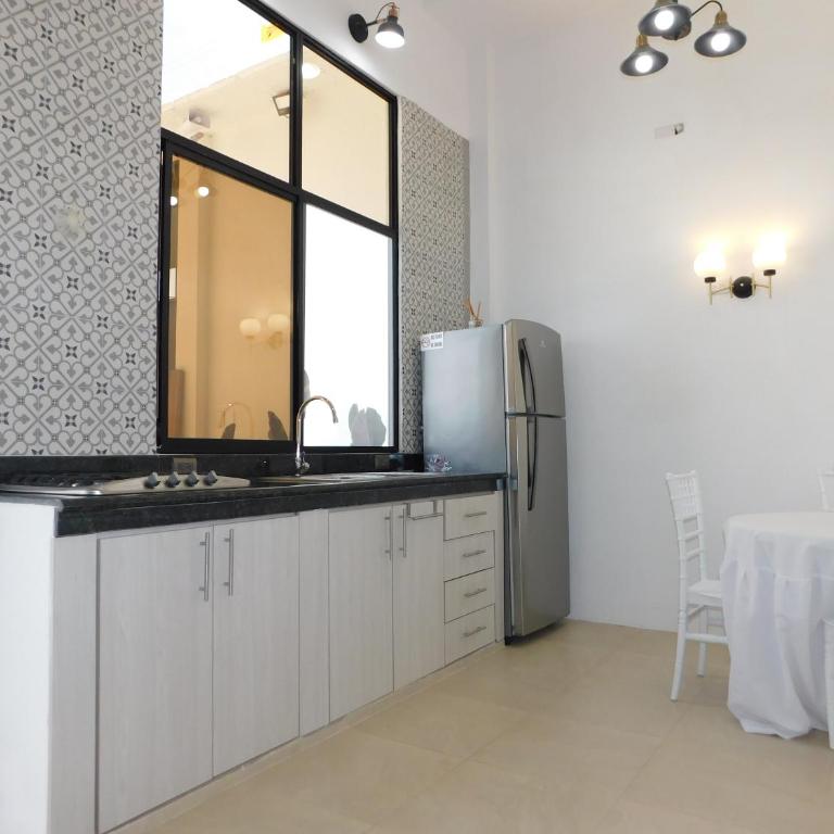 Loft All in one- Workspace- comfort & Huge garage - Two-Bedroom House - 3