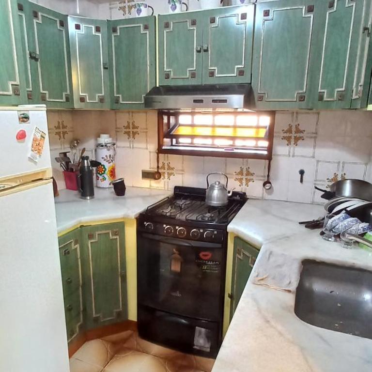 Casona LA FLORIDA con parque y pileta, a una cuadra del río - Four-Bedroom House - 9