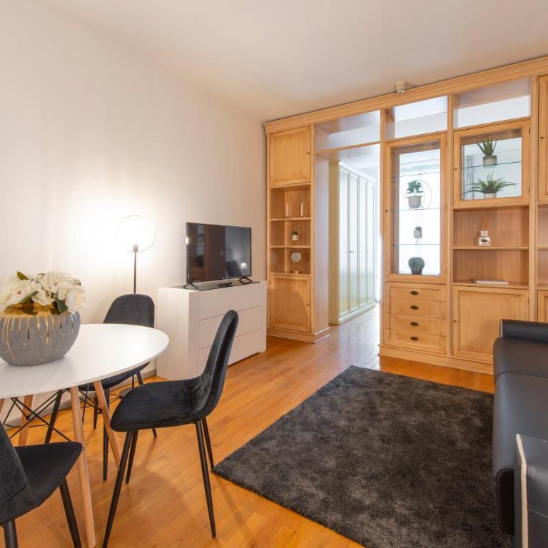 Milan Royal Suites – Centro - Monolocale - Via Romagnosi 4 - 1