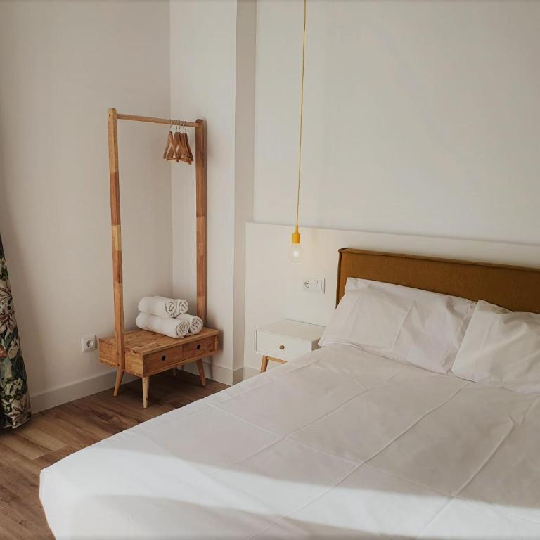 Hostal Manuela by gaiarooms - Deluxe Double Room - 22