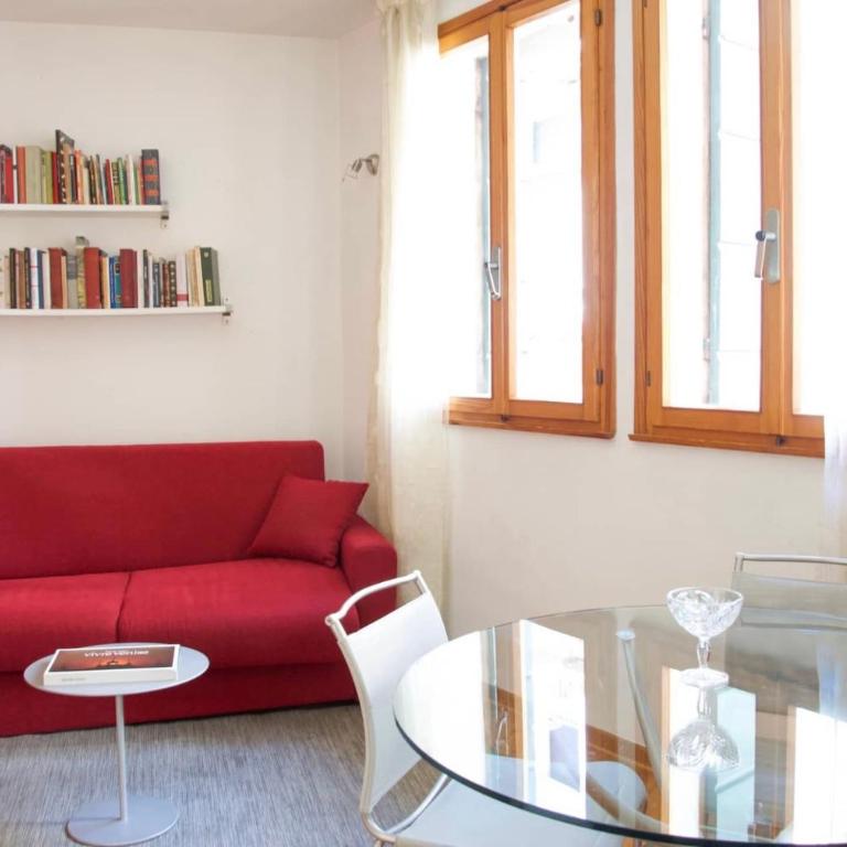 Anzolo Palace - Rooms & Apartments - Monolocale con Vista Canale - Edificio Separato - 2