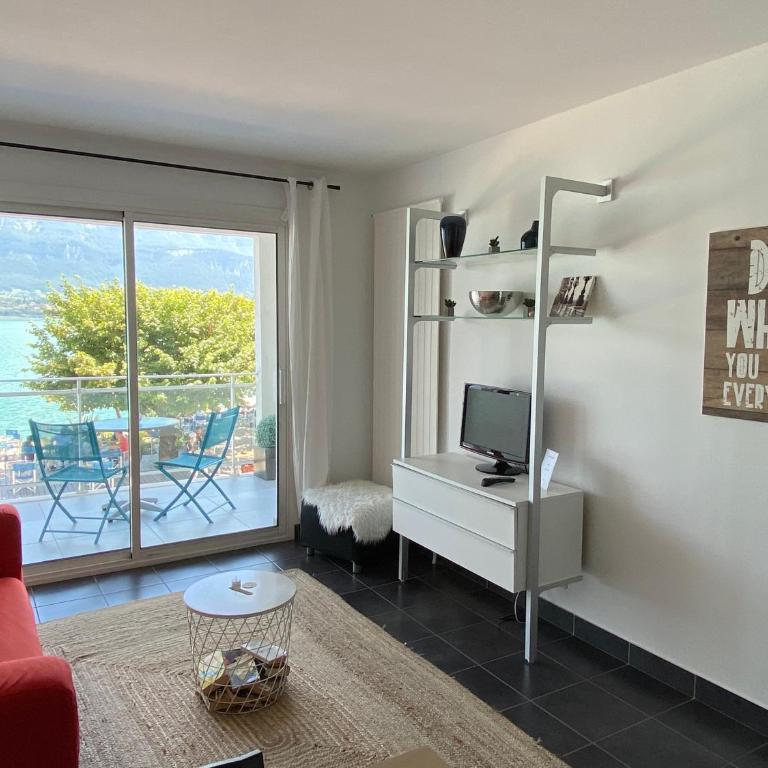 Les Suites du Port - Apartment with Lake View - Free Private Parking - 2