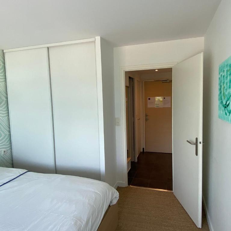 Les Suites du Port - Apartment with Lake View - Free Private Parking - 11