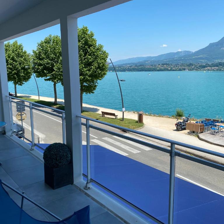 Les Suites du Port - Apartment with Lake View - Free Private Parking - 13