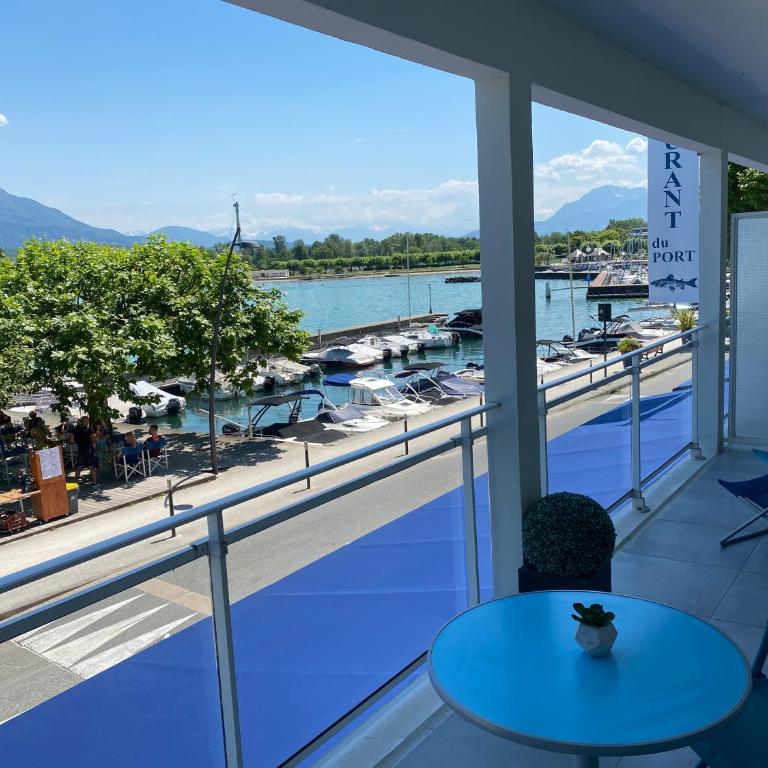 Les Suites du Port - Apartment with Lake View - Free Private Parking - 16