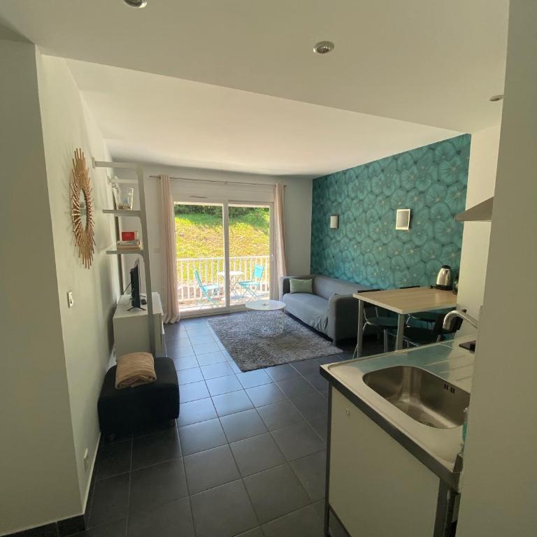 Les Suites du Port - Appartement avec Vue sur la Montagne - 8
