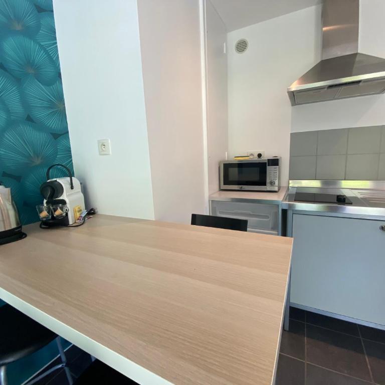Les Suites du Port - Appartement avec Vue sur la Montagne - 11