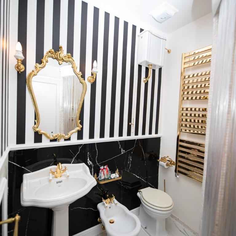 Erossuite GuestHouse - Zimmer mit Queensize-Bett und Whirlpool-Badewanne - 27