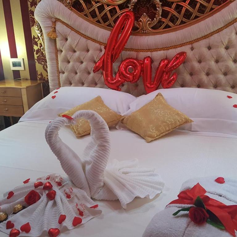 Erossuite GuestHouse - Zimmer mit Queensize-Bett und Whirlpool-Badewanne - 28