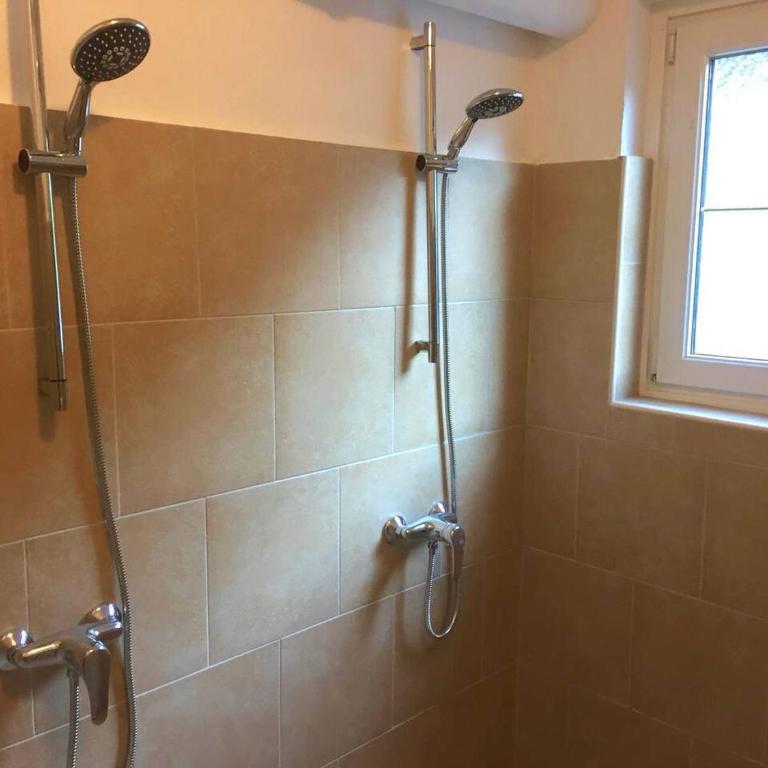 Chalet selfcatering 30 beds Parking pets welcome - Ferienhaus - 16