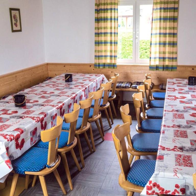 Chalet selfcatering 30 beds Parking pets welcome - Ferienhaus - 10