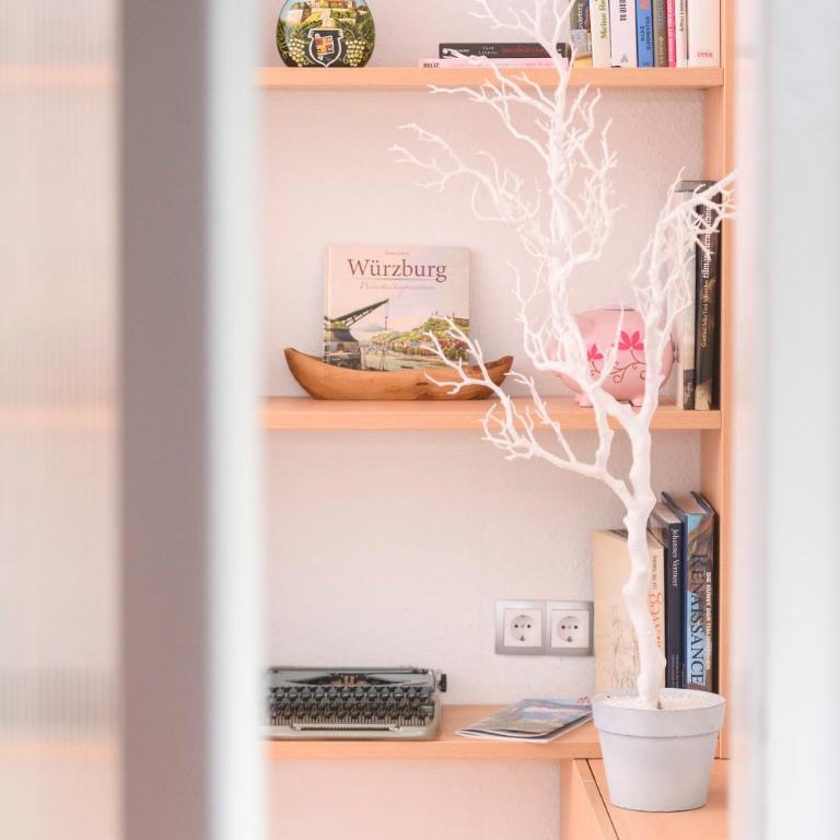Schönste Location in Würzburg - Apartment mit 2 Schlafzimmern - 32
