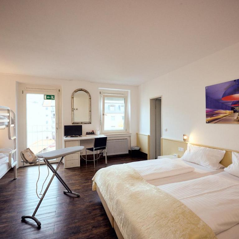 THE 4YOU Hostel & Hotel Munich - Triple Room - 8