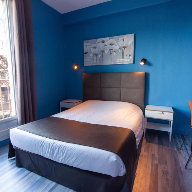 Hotel De l'Univers - Chambre Double Supérieure avec Vue sur le Port - 1