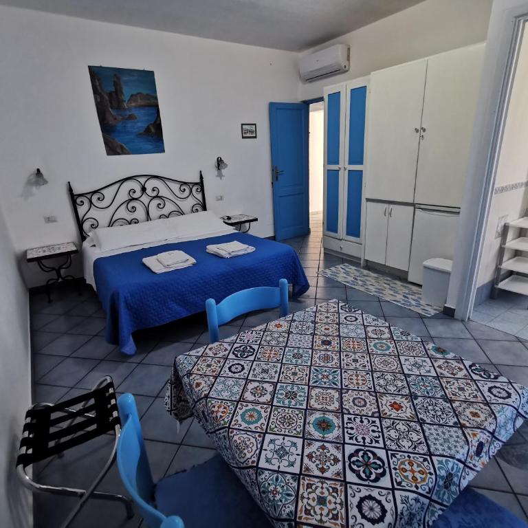 Lo Nardo Accommodation - Standard Studio (2 Adults) - 1