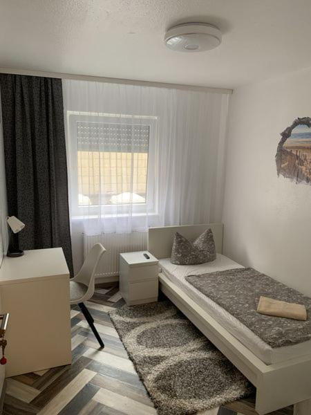 Hostel Nuremberg - Einzelzimmer mit Gemeinschaftsdusche und -WC - 2