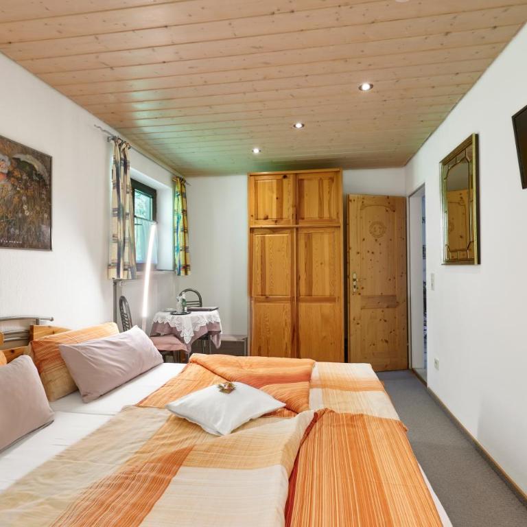 Haus Iris - Doppelzimmer ohne Balkon - 10