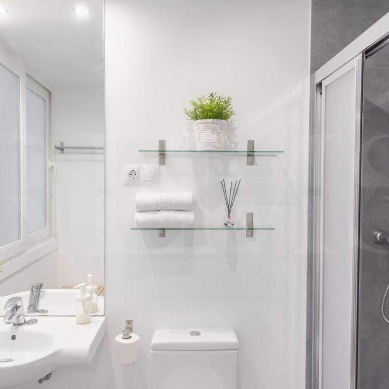 Cosy flat with private balcony - Historic Center by REMS - Apartamento - 3