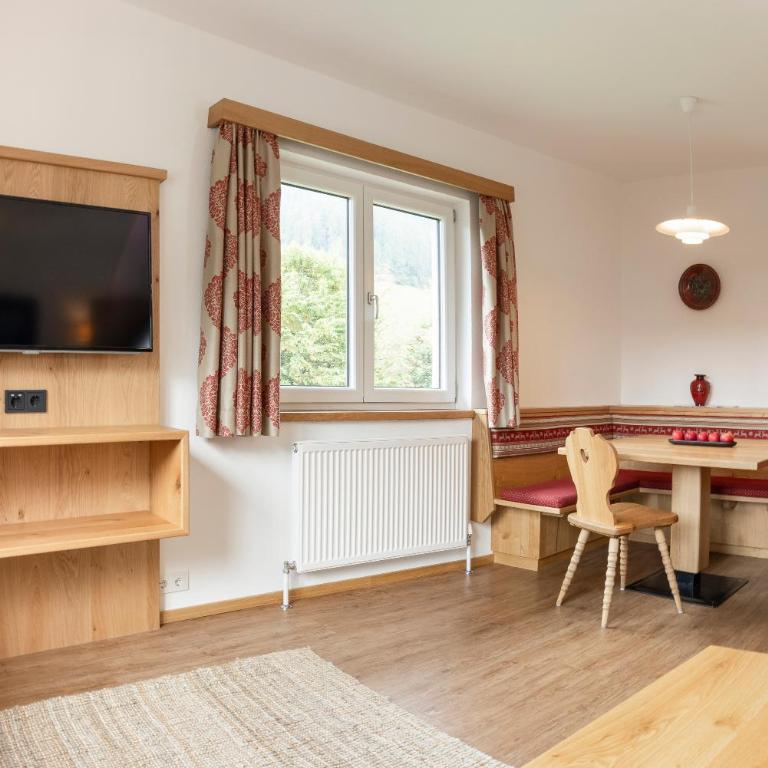 Ferienwohnung Haus Zyka - inklusive STUBAI SUPERCARD - nähe Elferlifte - Supermarkt - Busstop - Two-Bedroom Apartment - 12