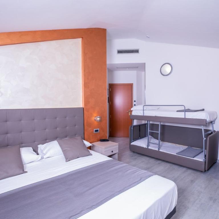 Hotel Gabbiano - Camera Quadrupla Basic - 1