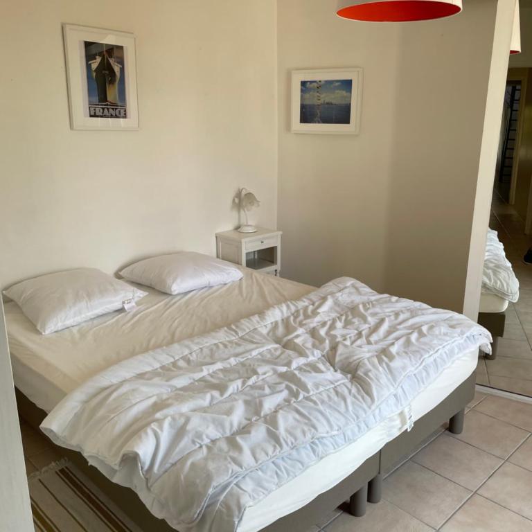 Maison Golvan centre ville avec parking et jardin - Three-Bedroom Villa - 3